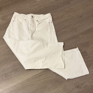 Classic White High-Waist Jeans